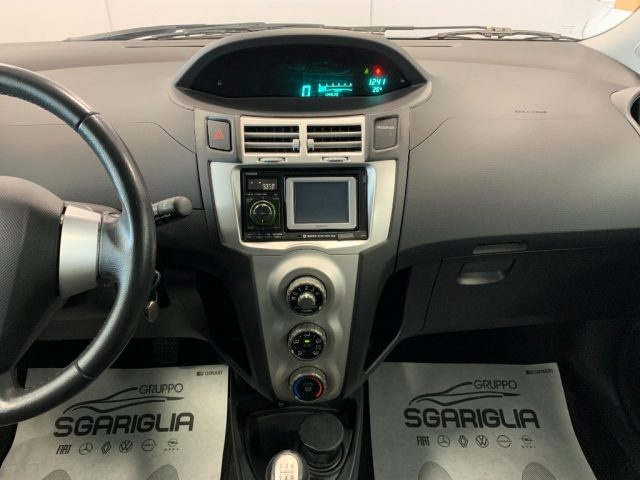 TOYOTA Yaris usata, con Boardcomputer