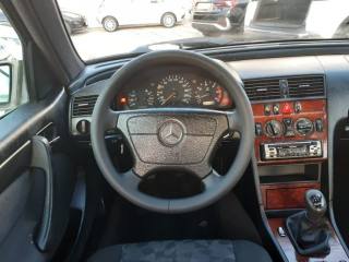 MERCEDES-BENZ C 200 usata, con Chiusura centralizzata