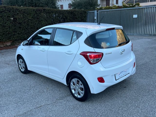 HYUNDAI i10 usata, con Autoradio