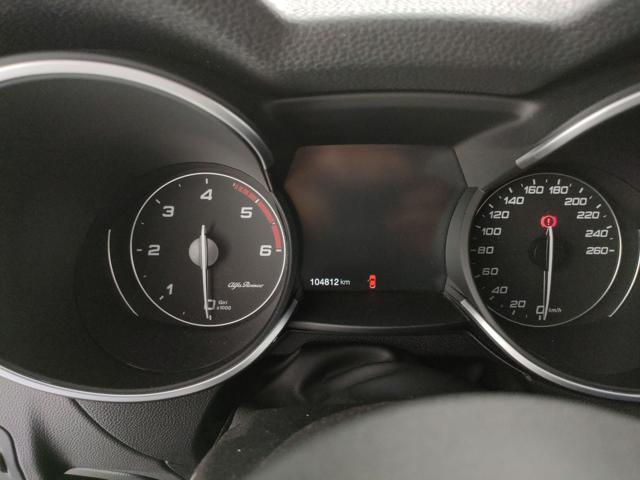 ALFA ROMEO Stelvio usata, con Sedile posteriore sdoppiato