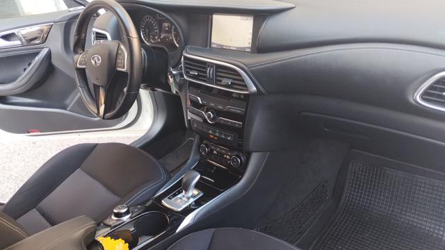 INFINITI Q30 usata, con Bluetooth