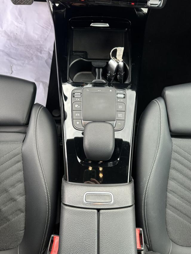 MERCEDES-BENZ A 180 usata, con Controllo automatico clima