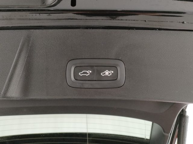 VOLVO XC40 usata, con Volante in pelle