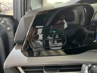 VOLKSWAGEN Golf usata, con Sistema di navigazione