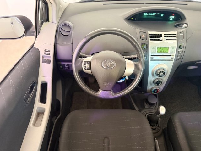 TOYOTA Yaris usata 7