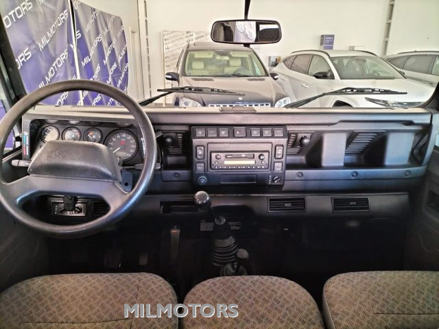 LAND ROVER Defender usata 11
