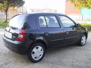 RENAULT Clio usata, con Specchietti laterali elettrici