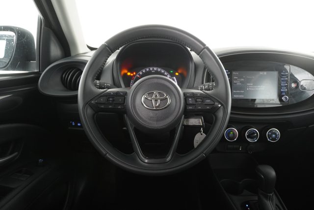 TOYOTA Aygo X usata 10