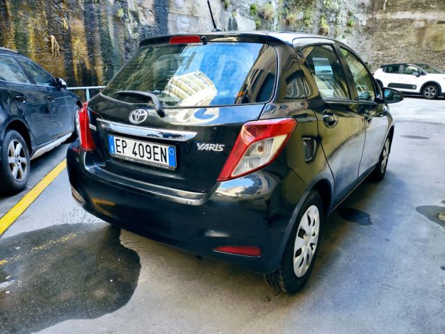 TOYOTA Yaris usata, con Airbag laterali