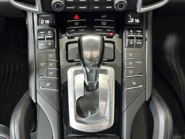 PORSCHE Cayenne usata, con Specchietti laterali elettrici