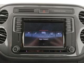 VOLKSWAGEN Tiguan usata, con USB