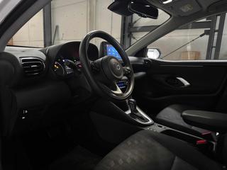 TOYOTA Yaris usata, con Controllo automatico clima