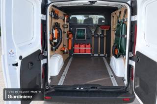 RENAULT Trafic usata, con Gancio traino
