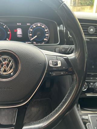 VOLKSWAGEN Golf usata, con USB