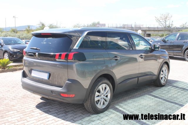 PEUGEOT 5008 usata, con Airbag laterali