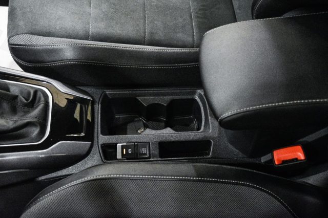 VOLKSWAGEN T-Roc usata, con Autoradio digitale