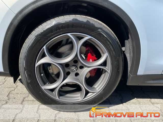 ALFA ROMEO Stelvio usata, con Fari Xenon
