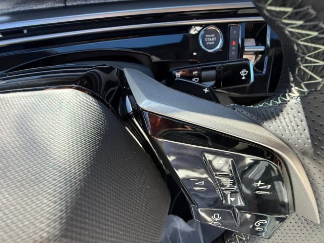 PEUGEOT 3008 usata, con Specchietti laterali elettrici