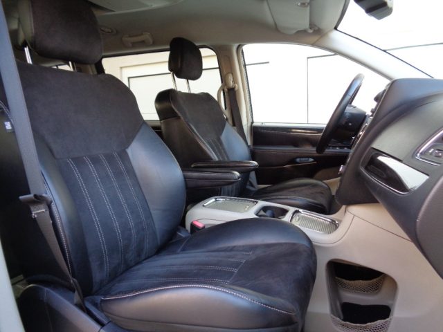 LANCIA Voyager usata, con Controllo automatico clima