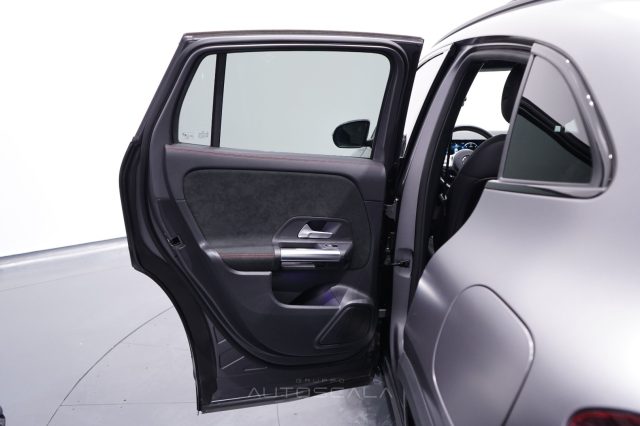 MERCEDES-BENZ GLA 200 usata, con Airbag testa