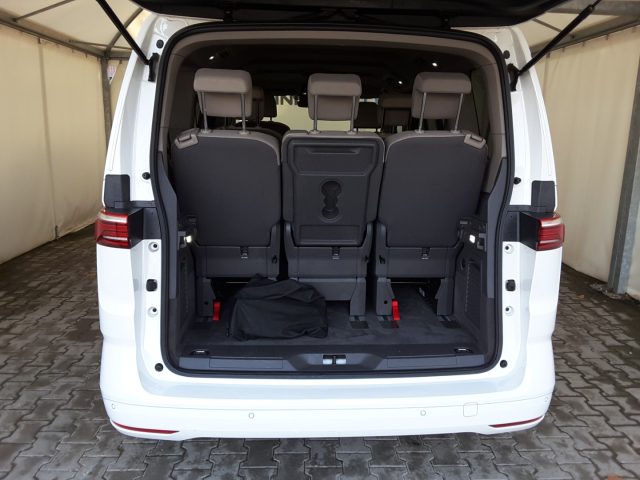 VOLKSWAGEN Multivan usata, con Fari LED