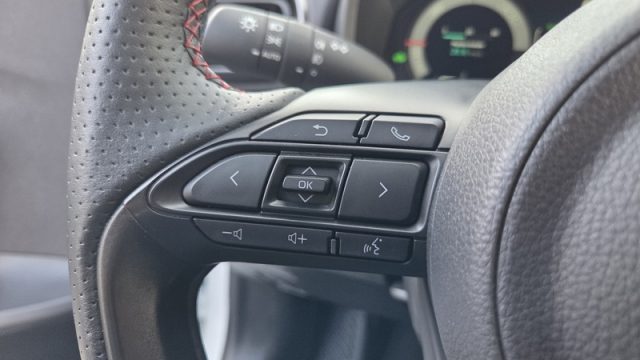 TOYOTA Yaris usata, con USB