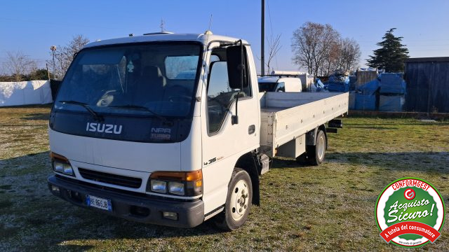 ISUZU NPR usata, con Alzacristalli elettrici