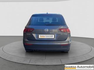 VOLKSWAGEN Tiguan usata, con Autoradio