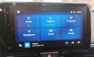 TOYOTA Yaris usata, con Fari LED