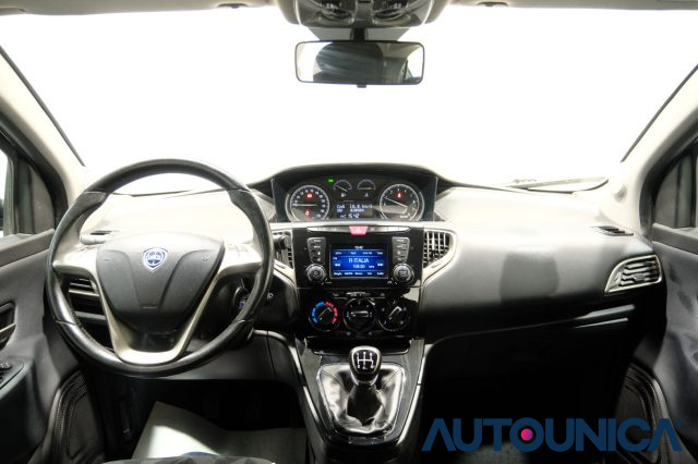 LANCIA Ypsilon usata, con Fendinebbia