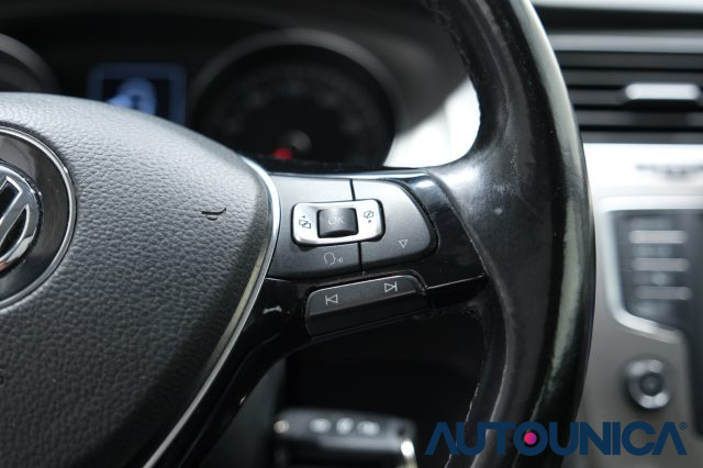 VOLKSWAGEN Golf usata, con Autoradio digitale