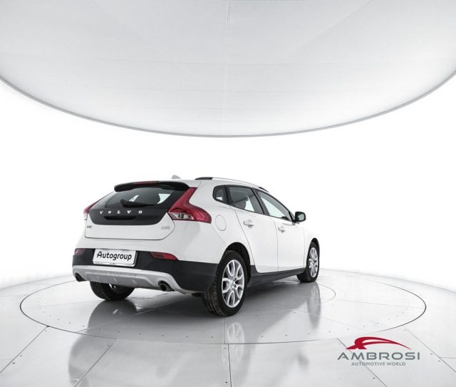 VOLVO V40 Cross Country usata 2