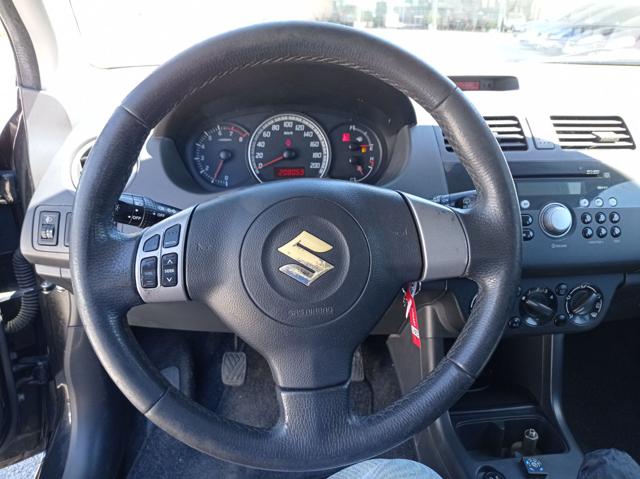 SUZUKI Swift usata, con Chiusura centralizzata