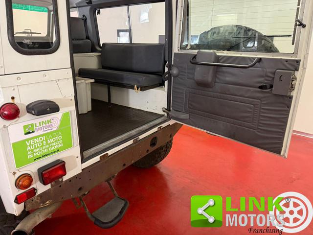 LAND ROVER Defender usata 13