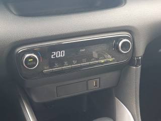 TOYOTA Yaris usata, con Bluetooth