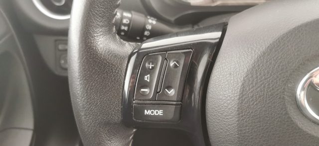 TOYOTA Yaris usata 37