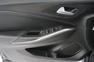 OPEL Grandland X usata, con Isofix