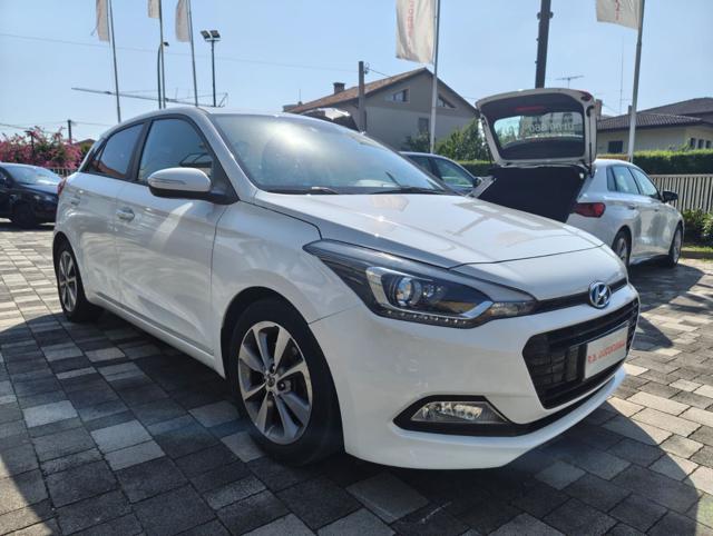 HYUNDAI i20 usata, con Airbag