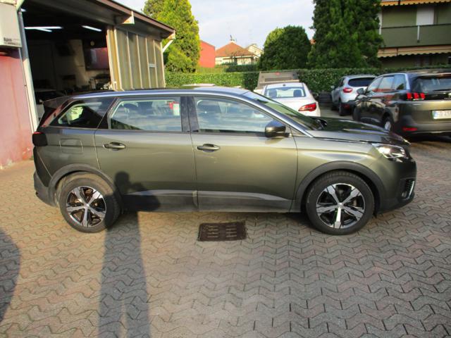 PEUGEOT 5008 usata, con Cerchi in lega