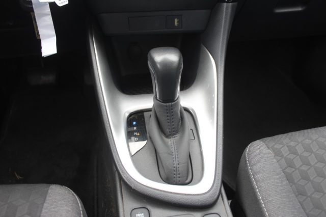 TOYOTA Yaris usata, con Autoradio digitale