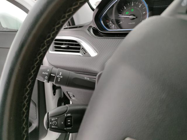 PEUGEOT 2008 usata, con Controllo automatico clima