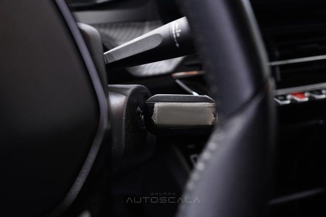 PEUGEOT 208 usata, con Touch screen