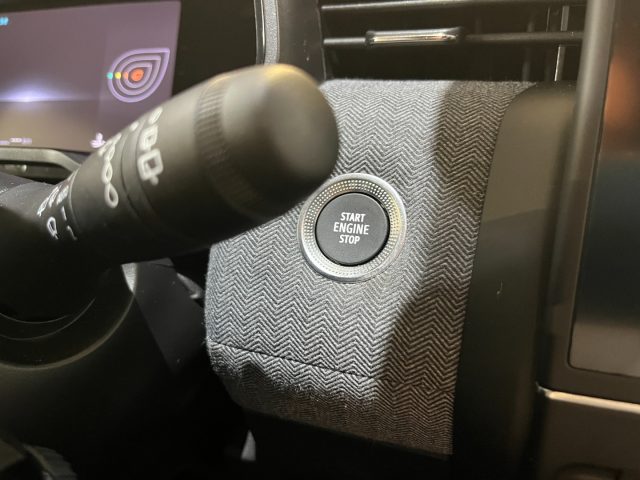 RENAULT Clio usata, con Sedile posteriore sdoppiato