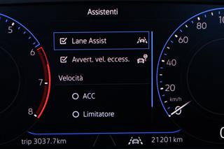 VOLKSWAGEN T-Roc usata, con Autoradio