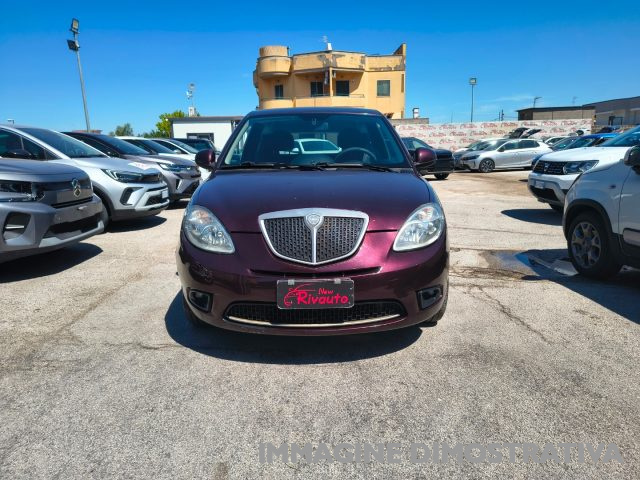 LANCIA Ypsilon usata, con ABS