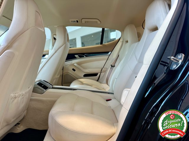 PORSCHE Panamera usata, con USB