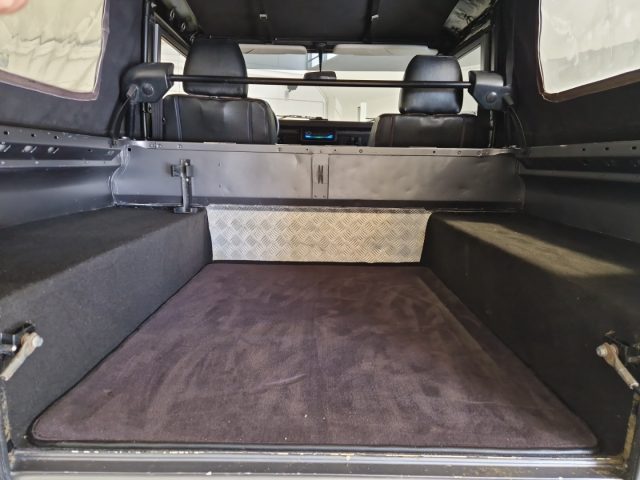 LAND ROVER Defender usata 18