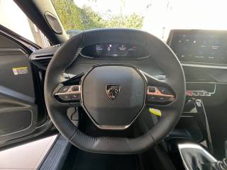 PEUGEOT 2008 usata, con Volante multifunzione
