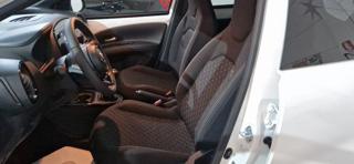 TOYOTA Aygo X usata, con Autoradio