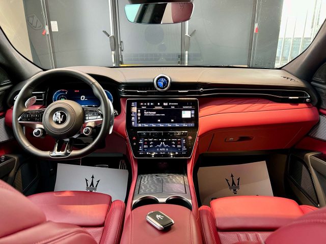 MASERATI Grecale usata, con USB